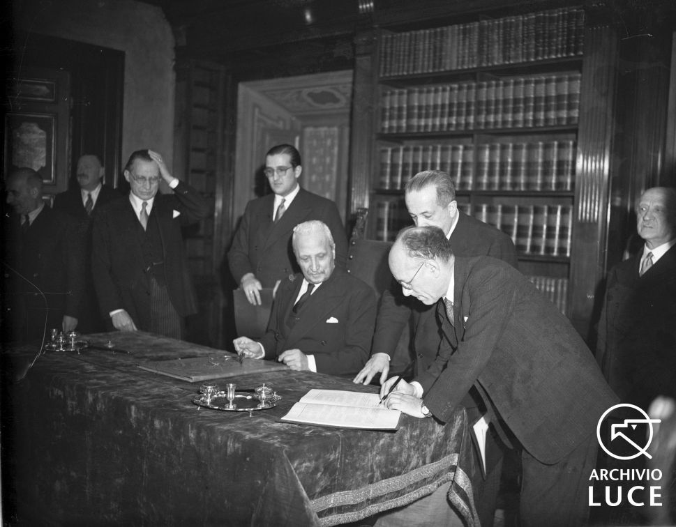 1947 Terracini appone la sua firma al testo della Costituzione