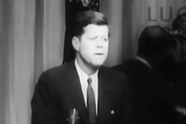 Kennedy annuncia il blocco navale all'isola di Cuba
